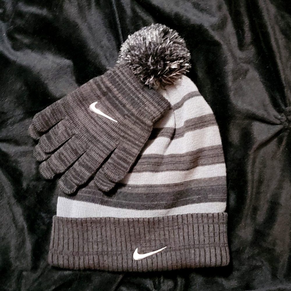 COPY - NWT Nike hat and glove set youth grey and charcoal unisex